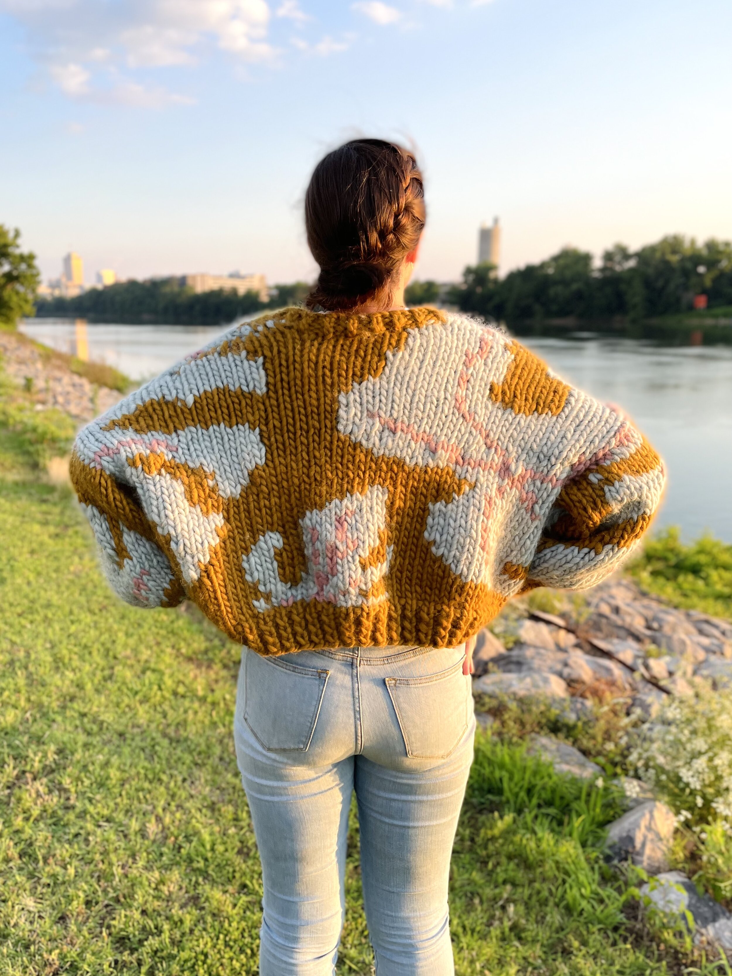 rosy monster    ♡leaf puff knit Ravelry: Mini Knitty Monsters pattern by Lisa Heathco